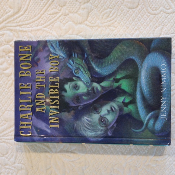 Charlie Bone & The Invisible Boy - Charlie Bone & The Castle Mirrors Books 3 & 4 - Picture 2 of 14